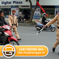 Co-duoc-dung-xe-xu-phat-vi-xe-khong-chinh-chu.jpg