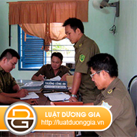 Cong-an-xa-co-quyen-bat-xe-tren-quoc-lo-khong.jpg