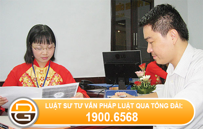 Cong-chung-vien-co-duoc-cong-chung-hop-dong-mua-ban-xe-ma-mot-ben-la-bo-me-cua-cong-chung-vien