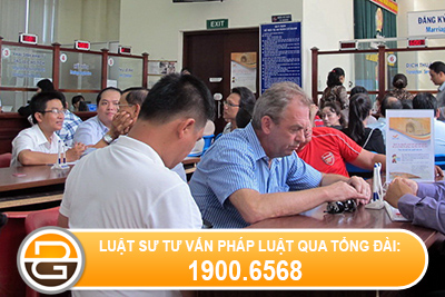 Giao-vien-co-duoc-sinh-them-con-khi-tai-hon