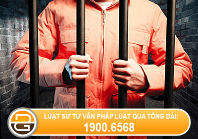 dieu-kien-co-the-duoc-tam-dinh-chi-chap-hanh-an-phat-tu