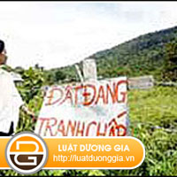Giải quyết tranh chấp 2m đất?