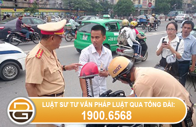 loi-dieu-khien-xe-qua-toc-do-va-khong-co-giay-phep-lai-xe