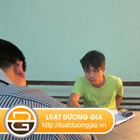 lua-ban-muon-xe-roi-tau-thoat-thi-vi-pham-toi-gi-