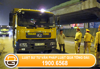 o-to-lap-them-den-chieu-sang-ve-phia-sau-xe