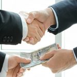 Tội nhận hối lộ theo quy định Điều 354 Bộ luật hình sự 2015