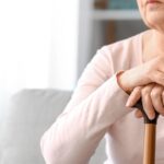 Con nuôi của người có công được hưởng chế độ ưu đãi?